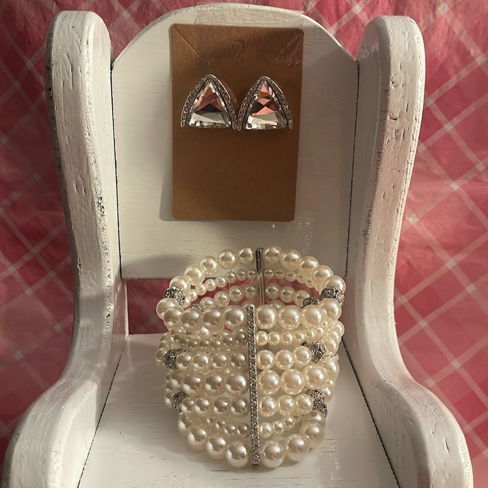 🎈SALE🎈🌸#43. 2PC. BRACELET & EARRINGS 🌸